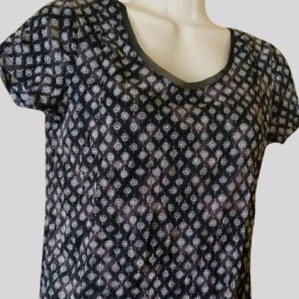 2/$20 Simply Vera Wang Black Top